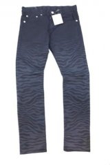 <img class='new_mark_img1' src='//img.shop-pro.jp/img/new/icons14.gif' style='border:none;display:inline;margin:0px;padding:0px;width:auto;' />ZEBRA CAMO SKINNY PANTS